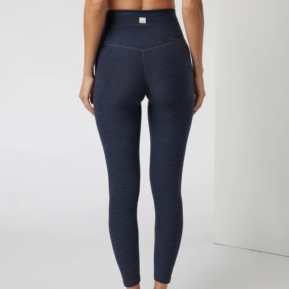 Vuori Clean elevation legging midnight heather size large- good condition